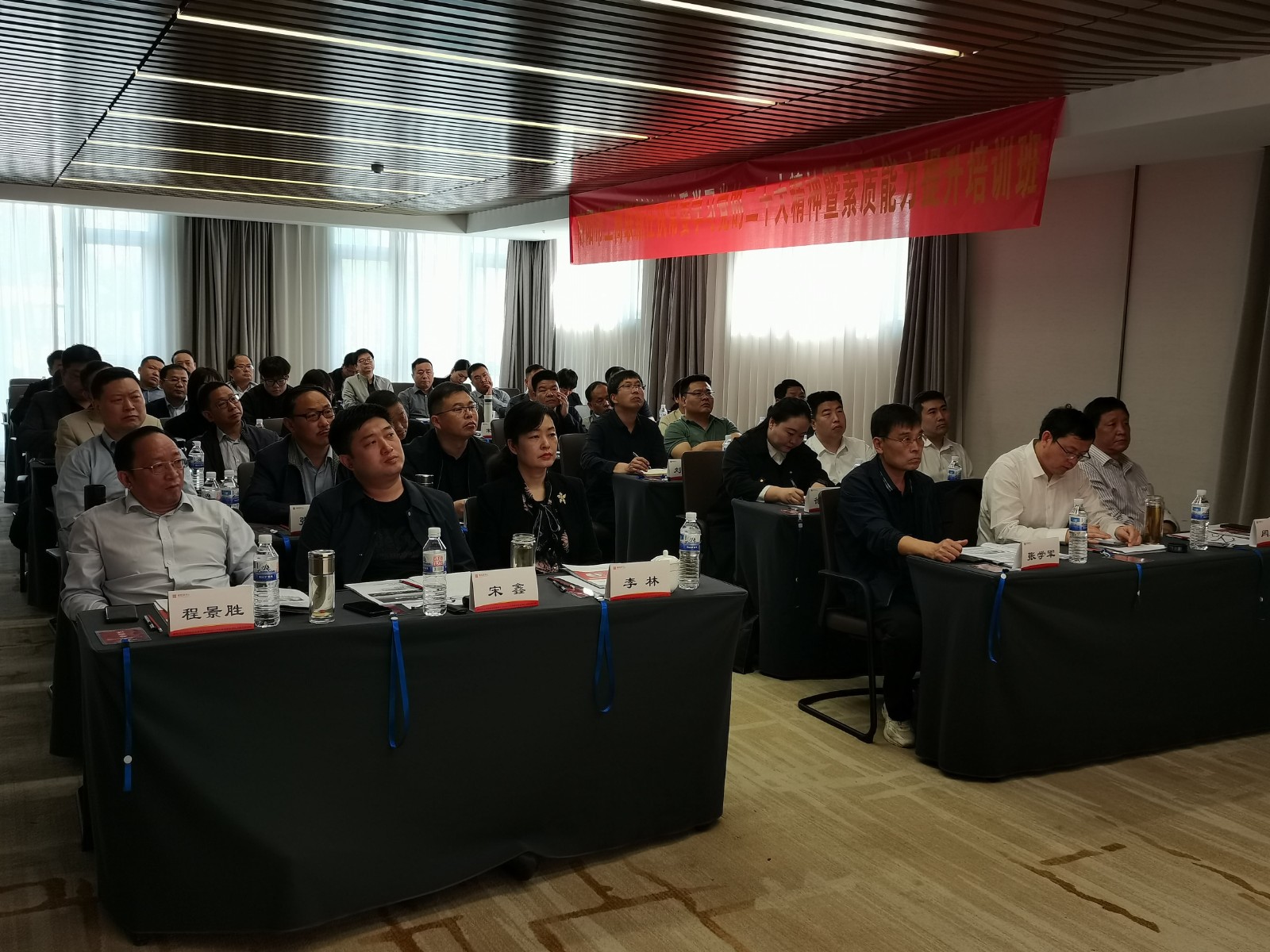 1683878777986423.jpg 会场2_看图王.jpg