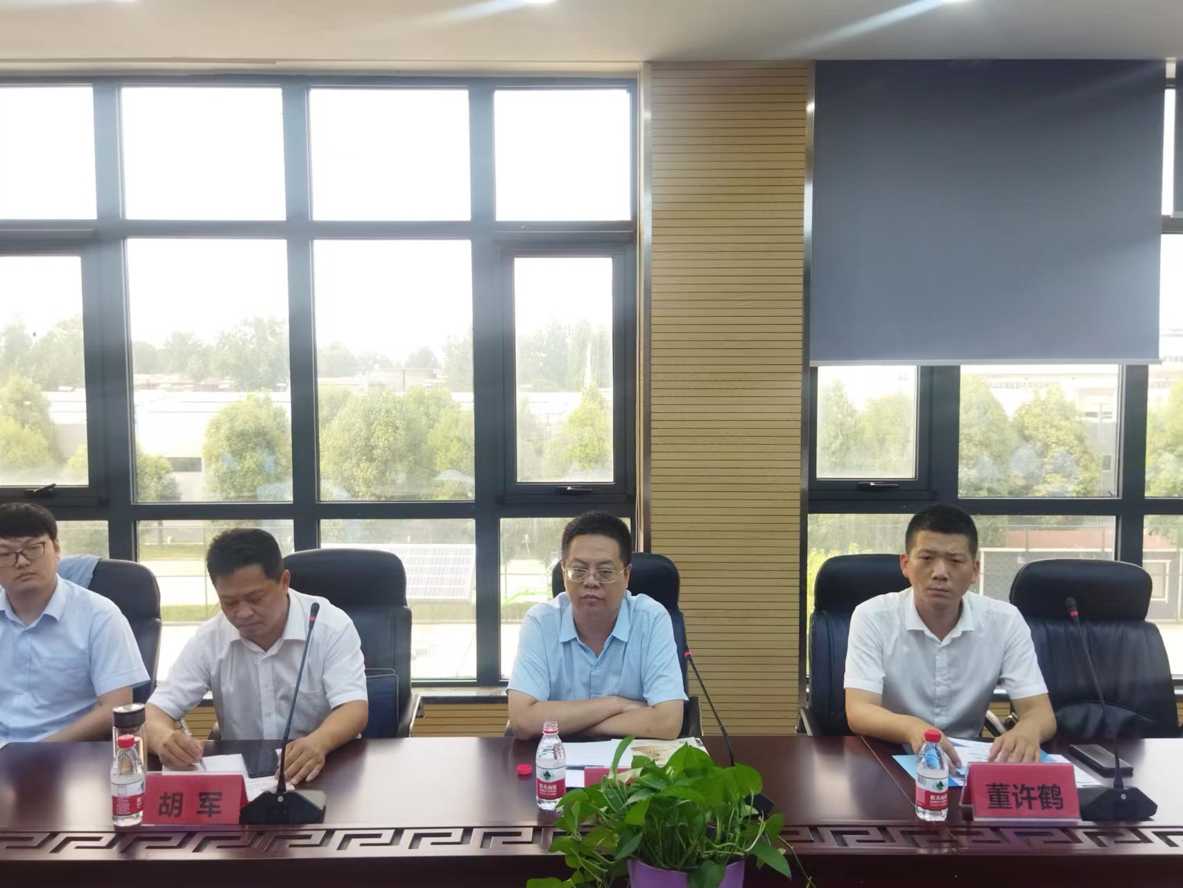 1687696486172947.jpg 青年1.jpg